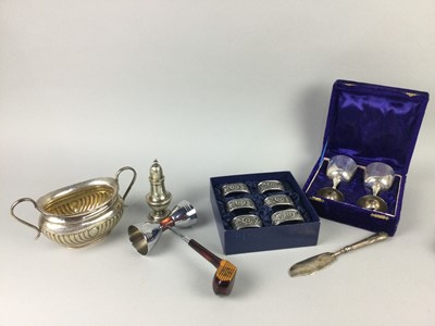 Lot 172 - A NOVELTY SPIRIT MEASURE AND SILVER PLATE