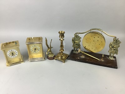 Lot 175 - A COLLECTION OF BRASSWARE ALONG WITH TWO MODERN CARRIAGE CLOCKS