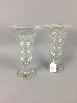 Lot 266 - A PAIR OF CLEAR GLASS FLOWER VASES AND OTHER GLASS WARE