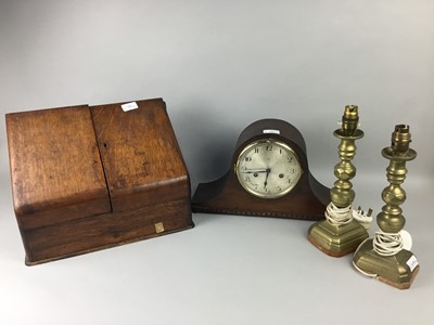 Lot 406 - AN OAK MANTEL CLOCK, CRUMB TRAY AND BRUSH AND OTHER ITEMS