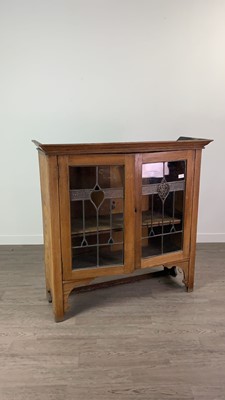 Lot 415 - AN EDWARDIAN OAK BOOKCASE