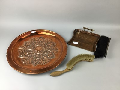 Lot 395 - AN ARTS & CRAFTS COPPER CHARGER AND A CRUMB TRAY AND BRUSH