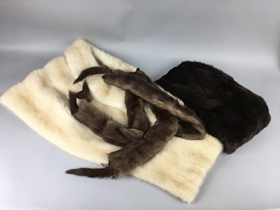 Lot 461 - A LOT OF FUR STOLES