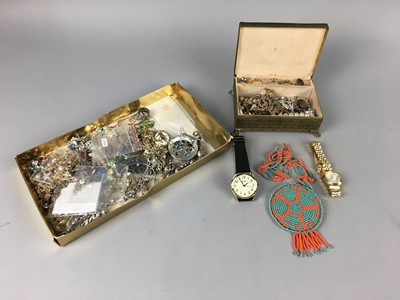 Lot 433 - A LOT OF COSTUME JEWELLERY AND WATCHES