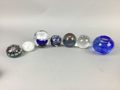 Lot 484 - A LOT OF VARIOUS PAPERWEIGHTS