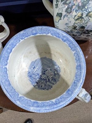 Lot 468 - A 20TH CENTURY BLUE AND WHITE WASH BASIN AND EWER AND OTHER CERAMICS