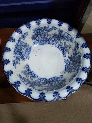 Lot 468 - A 20TH CENTURY BLUE AND WHITE WASH BASIN AND EWER AND OTHER CERAMICS