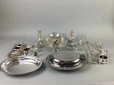 Lot 472 - A SET OF WALKER & HALL FISH KNIVES AND FORKS AND OTHER SILVER AND SILVER PLATED ITEMS