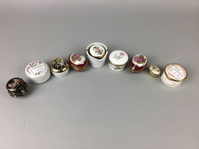 Lot 593 - A COLLECTION OF PILL BOXES