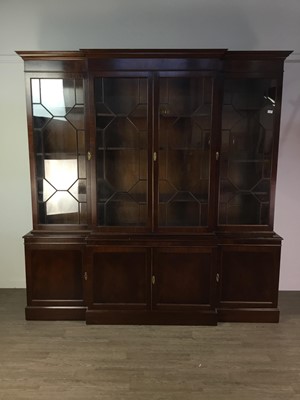 Lot 540 - A MAHOGANY BREAKFRONT BOOKCASE