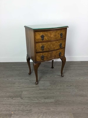 Lot 552 - A WALNUT BEDSIDE CHEST