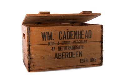 Lot 256 - CADENHEAD'S WOODEN BOX AND A SIGNED IAN GRAY PRINT