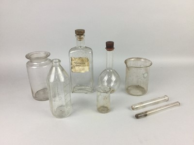 Lot 635 - A LOT OF PHARMACEUTICAL BOTTLES