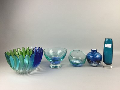 Lot 654 - AN ART GLASS BOWL ALONG WITH OTHER ART GLASS