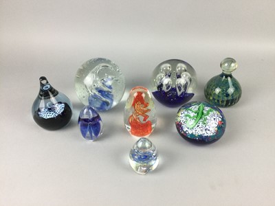 Lot 656 - A COLLECTION OF TWENTY ART GLASS PAPERWEIGHTS