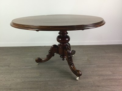 Lot 668 - A VICTORIAN MAHOGANY CIRCULAR BREAKFAST TABLE