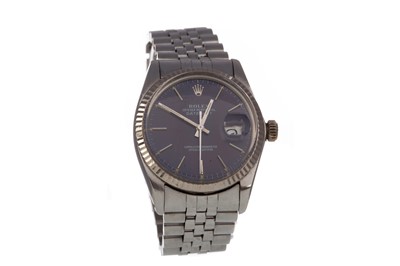 Lot 822 - A GENTLEMAN'S ROLEX OYSTER PERPETUAL DATEJUST STAINLESS STEEL AUTOMATIC WRIST WATCH