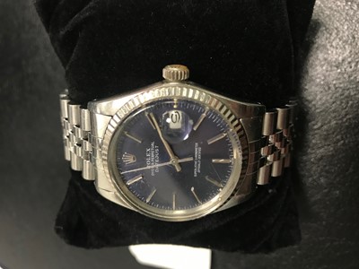 Lot 822 - A GENTLEMAN'S ROLEX OYSTER PERPETUAL DATEJUST STAINLESS STEEL AUTOMATIC WRIST WATCH