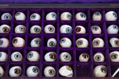 Lot 611 - A COLLECTION OF PROSTHETIC GLASS EYES