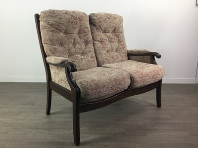 Lot 512A - A CONTEMPORARY TWO SEAT SETTEE