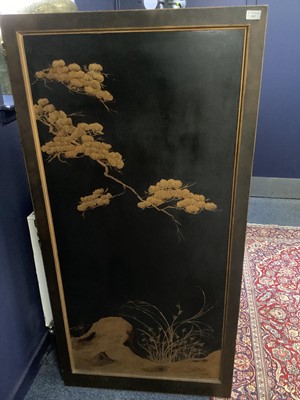 Lot 1057 - A JAPANESE FOLDING ROOM SCREEN