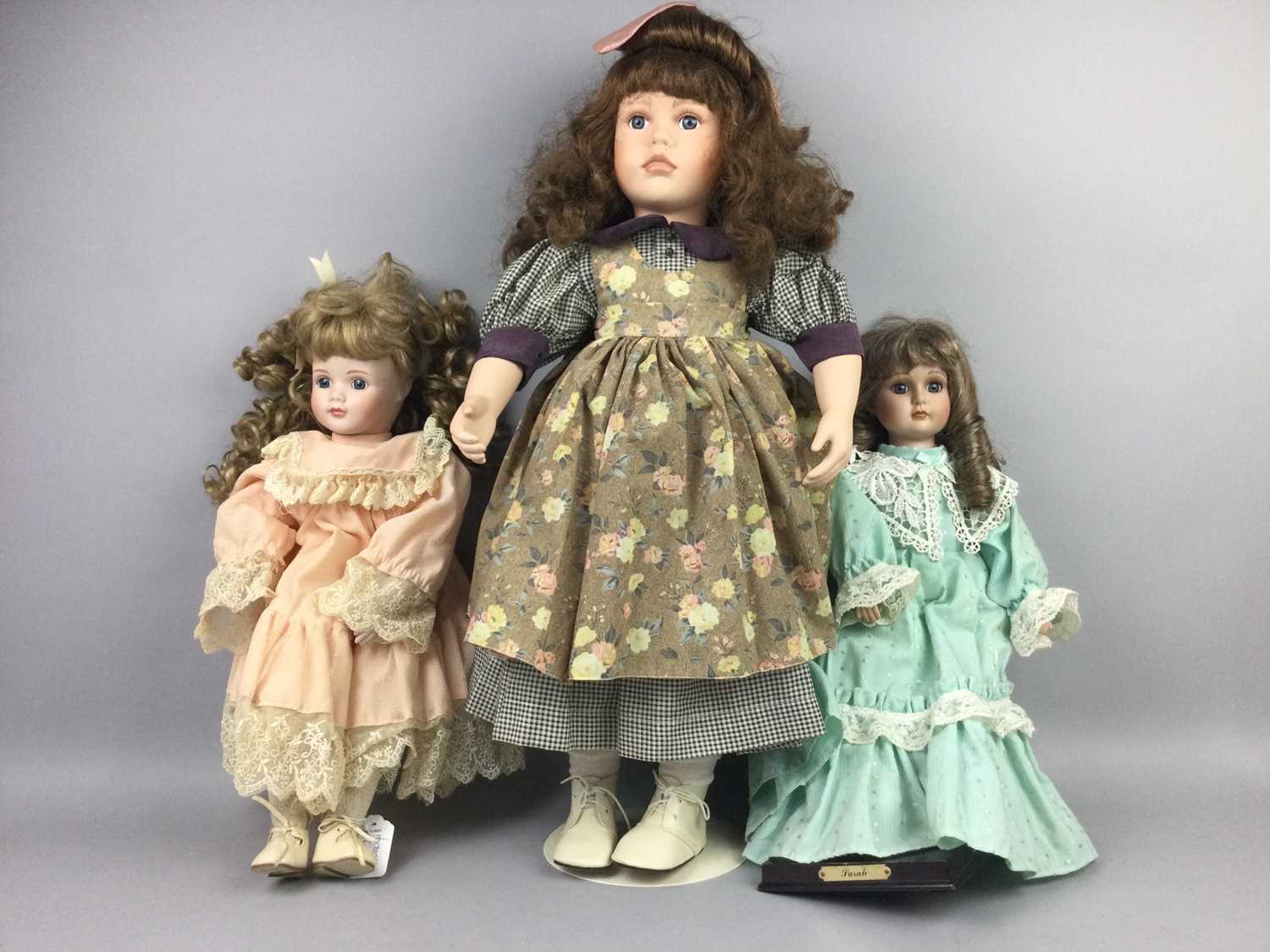 Lot 41 - A COLLECTION OF DOLLS