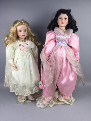 Lot 43 - A LOT OF TWO BOXED DOLLS
