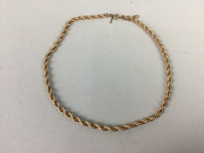 Lot 87 - A ROPE LINK NECK CHAIN AND BRACELET