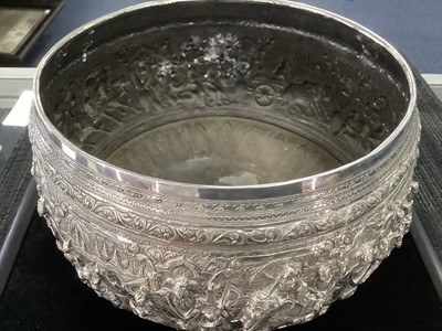Lot 1053 - AN IMPRESSIVE EARLY 20TH CENTURY BURMESE SILVER BOWL ON STAND