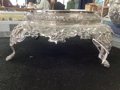 Lot 1053 - AN IMPRESSIVE EARLY 20TH CENTURY BURMESE SILVER BOWL ON STAND