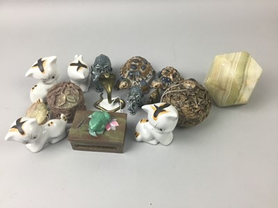 Lot 109 - A COLLECTION OF CERAMIC ANIMAL FIGURES ALONG WITH HARDSTONE BOXES