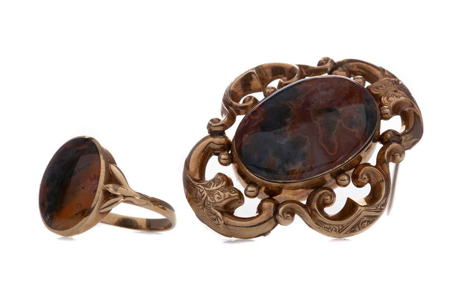 Lot 483 - AN VICTORIAN AGATE BROOCH AND AN AGATE DRESS RING