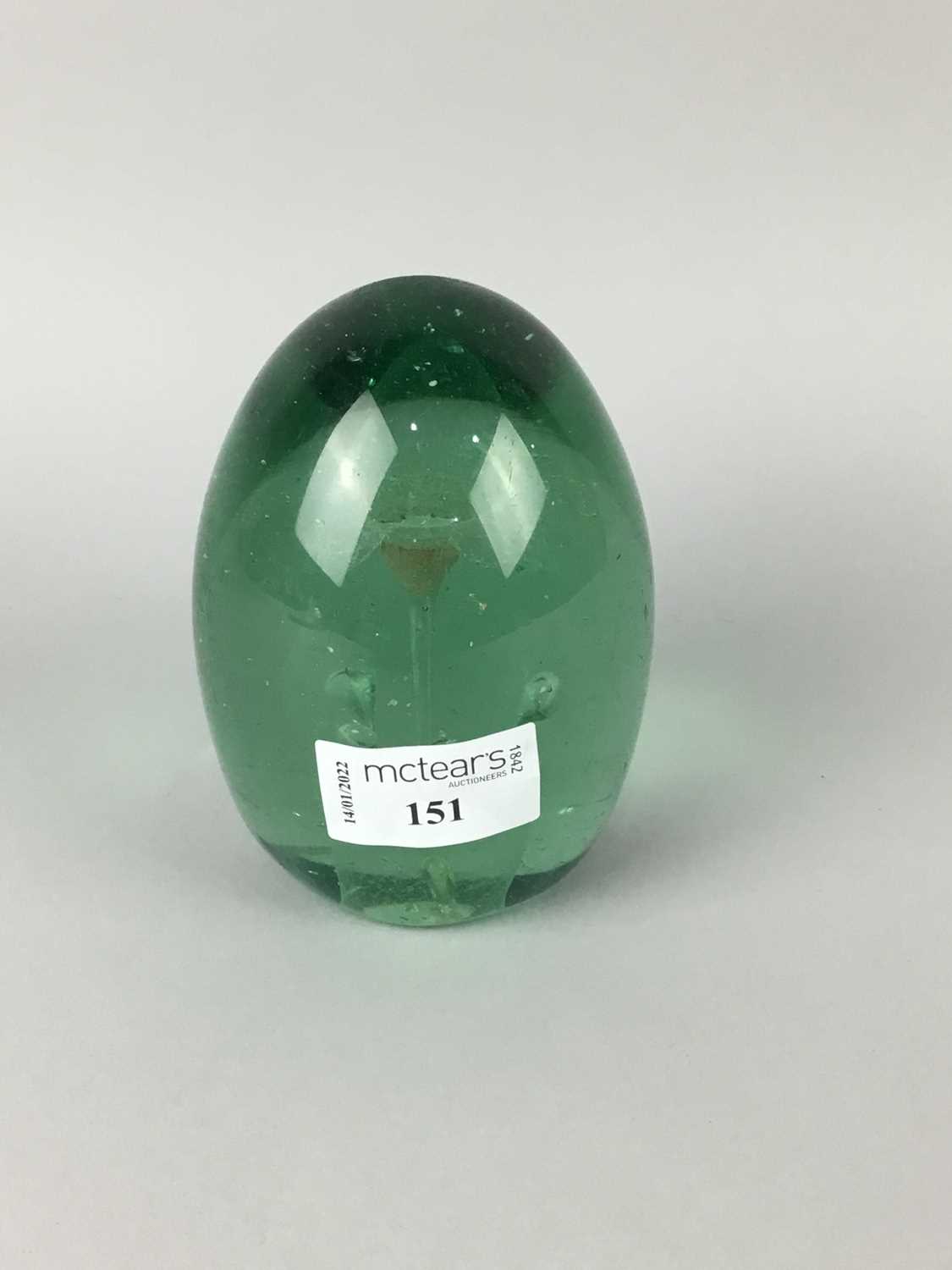 Lot 151 - A STOURBRIDGE 'DUMP' OVOID PAPERWEIGHT