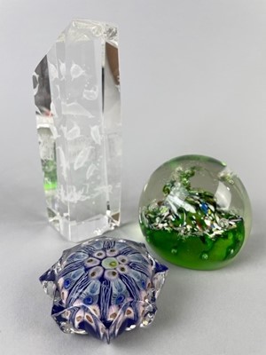 Lot 261 - ALOT OF EIGHT CAITHNESS AND OTHER GLASS PAPERWEIGHTS