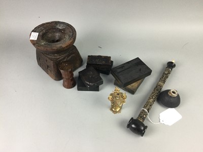 Lot 173 - A MODERN CHINESE PIPE AND OTHER ITEMS