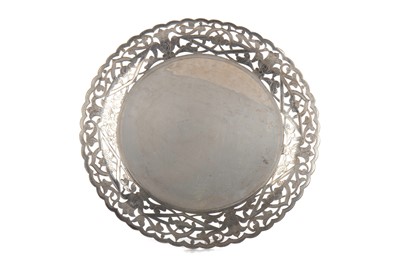 Lot 37 - AN EGYPTIAN SILVER CHARGER