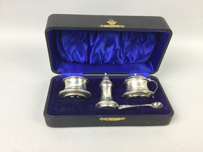 Lot 386 - A SILVER CRUET SET IN FITTED CASE