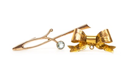 Lot 1132 - A GEM SET BAR BROOCH AND ONE OTHER