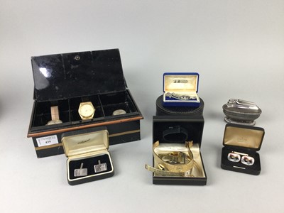 Lot 439 - A RONSON SILVER PLATED TABLE LIGHTER AND OTHER ITEMS