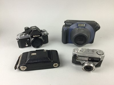 Lot 442 - A COLLECTION OF CAMERAS