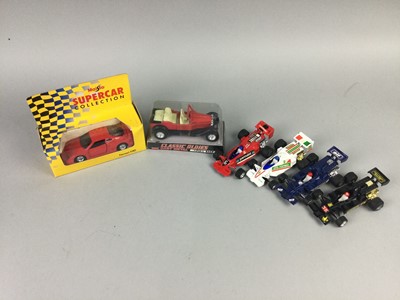 Lot 964 - A COLLECTION OF DIE-CAST VEHICLES