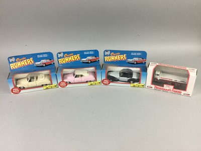 Lot 955 - A COLLECTION OF DIE-CAST VEHICLES