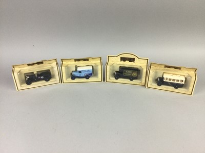 Lot 958 - A COLLECTION OF DIE-CAST VEHICLES