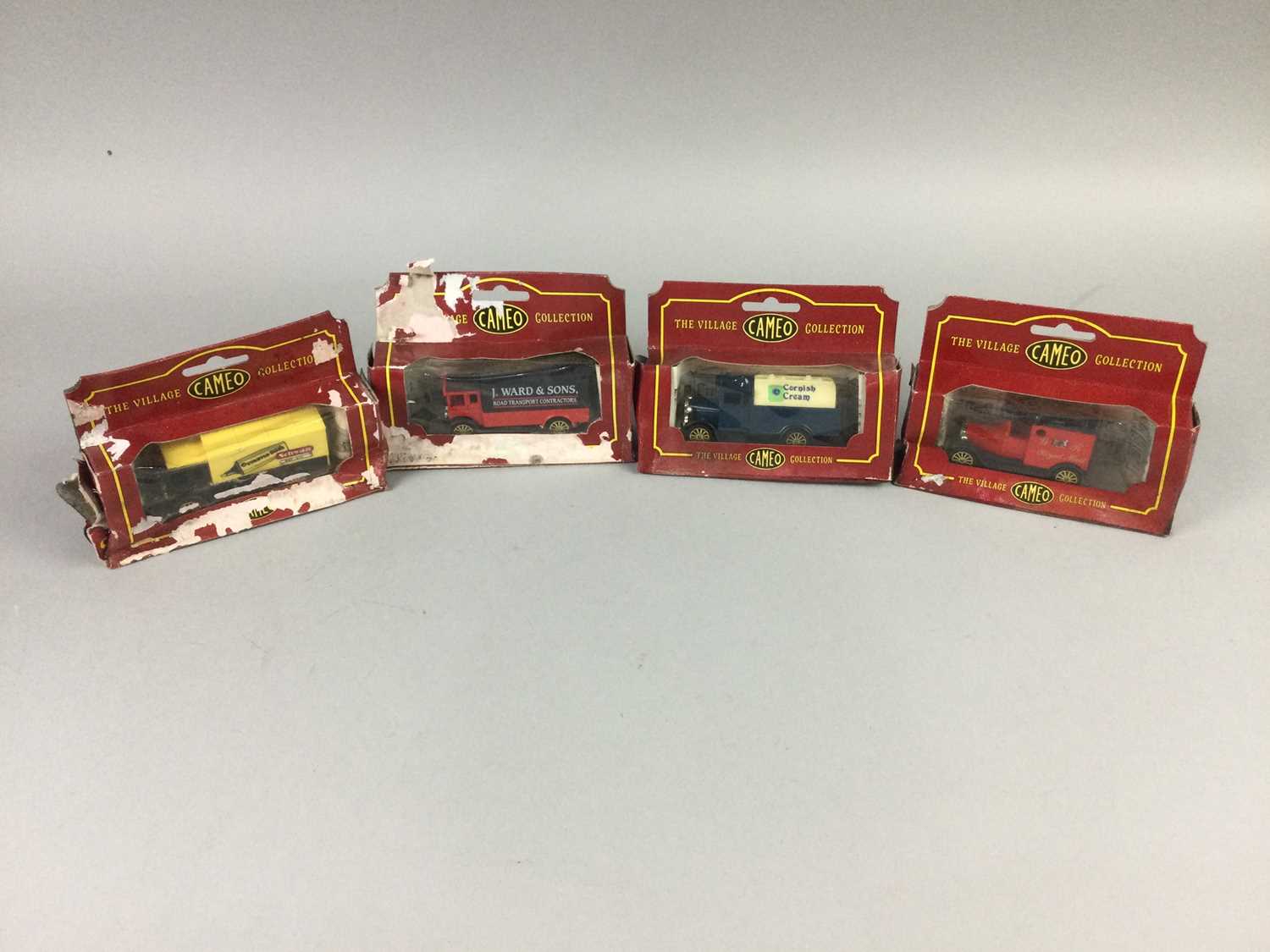 Lot 961 - A COLLECTION OF DIE-CAST VEHICLES