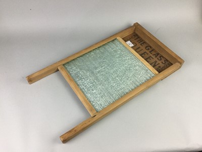 Lot 500 - A VINTAGE WASHBOARD