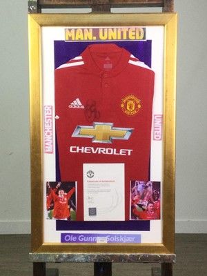 Lot 1522 - MANCHESTER UNITED F.C. SIGNED JERSEY