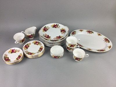 Lot 533 - A FLORAL AND GILT PART TEA AND DINNER SERVICE