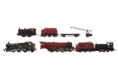 Lot 951 - A COLLECTION OF 00 GAUGE ROLLING STOCK