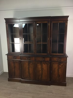 Lot 538 - A REPRODUCTION MAHOGANY BREAKFRONT BOOKCASE