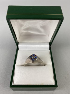 Lot 45A - A SILVER AND ENAMEL RING BY NORMAN GRANT